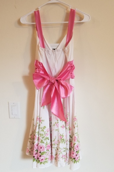 Sweet Springtime Dress!! - Picture 2 of 6